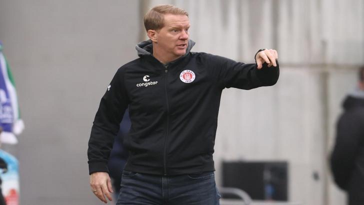 St Pauli coach Timo Schultz